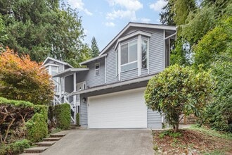 Building Photo - 5 bed 4 bath home in somerset available 9/1