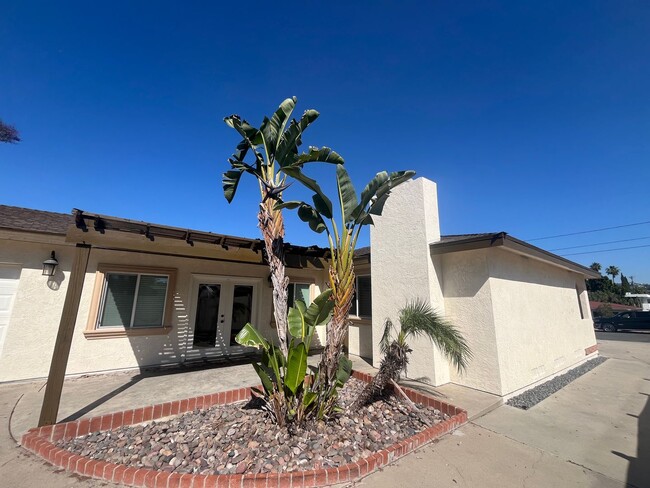 Building Photo - 4BR/3BA Large House - Single Story, No Carpet, AC, Washer/Dryer in Unit, Small Yard, 2 Car Garage...