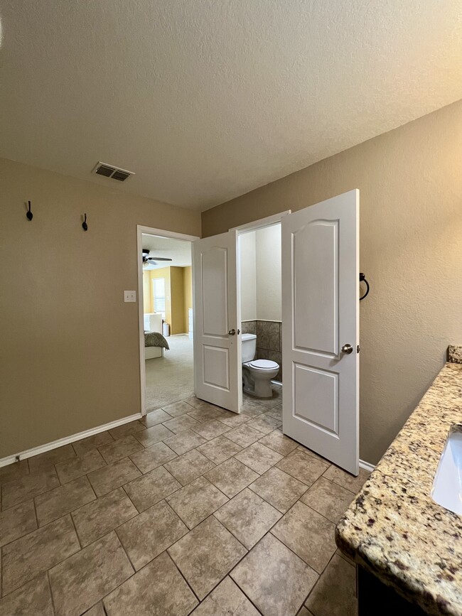 Building Photo - 7623 Eagle Park Dr