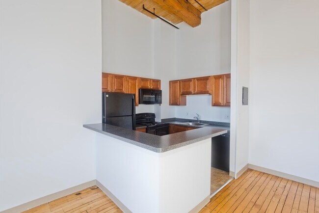 Building Photo - 45 Willow St