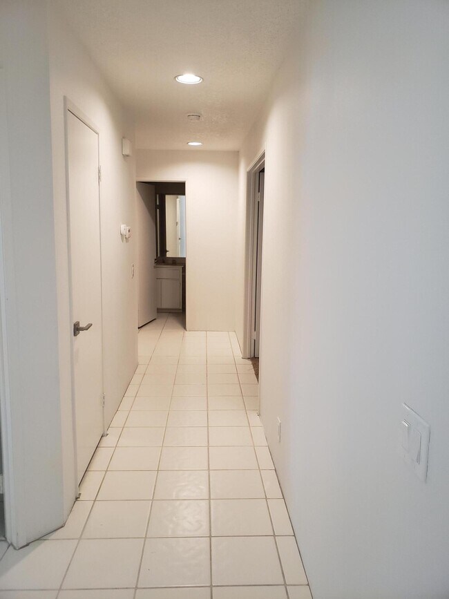 Building Photo - 136 Desert Falls Dr E
