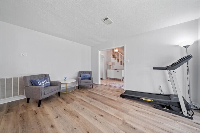 Building Photo - 11506 Long Pine Dr