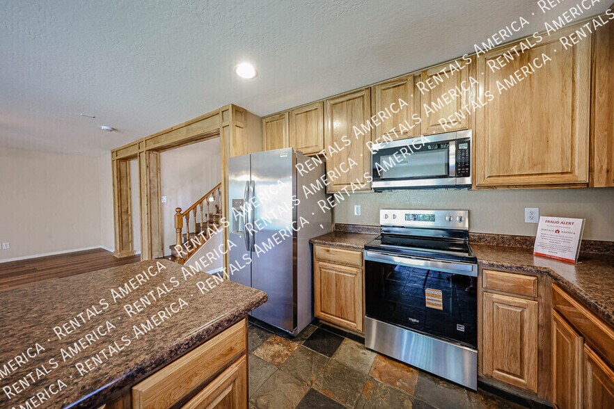 Building Photo - 23808 N Tayrien Ln