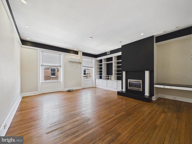 Building Photo - 2220 Delancey St