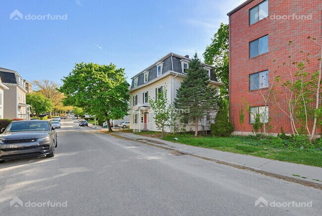 Building Photo - 17 Wachusett St