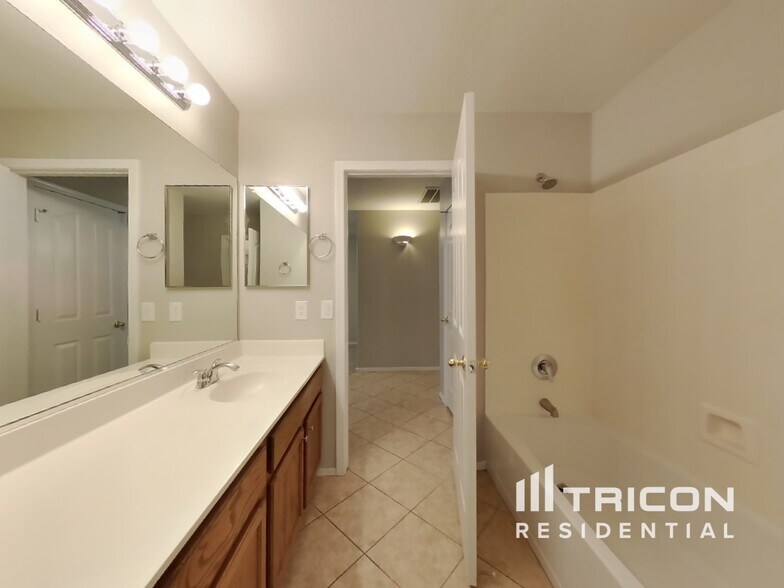 Building Photo - 34780 N Barzona Trail
