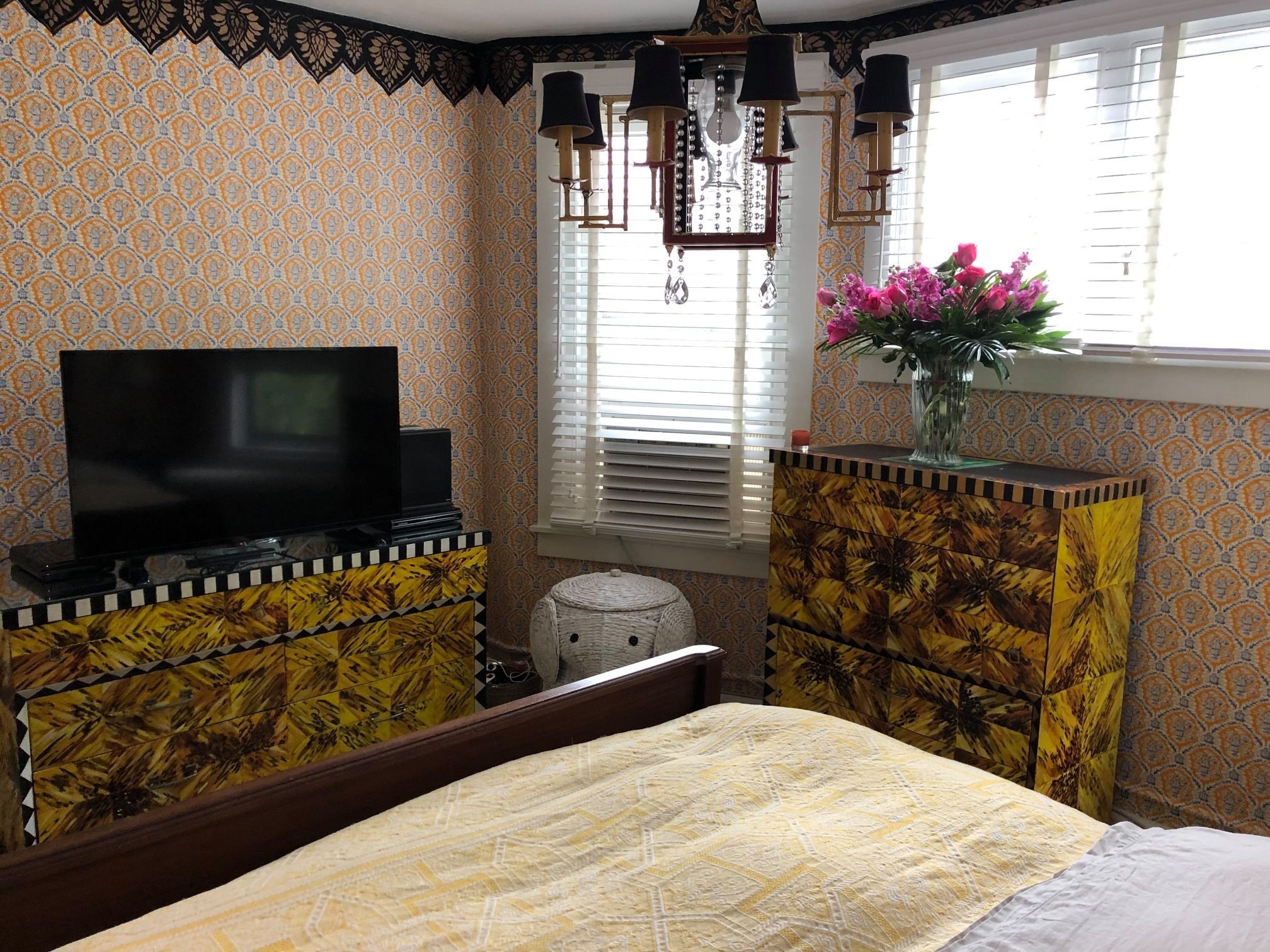 Building Photo - 115 E Laurel Ave