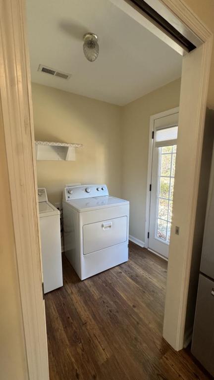 Building Photo - 1024 Plantation Ct