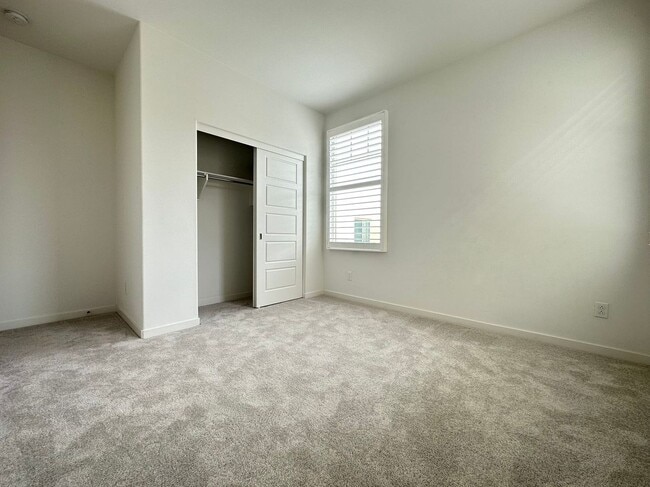 Building Photo - 4 Bedroom home for leasing in Irvine