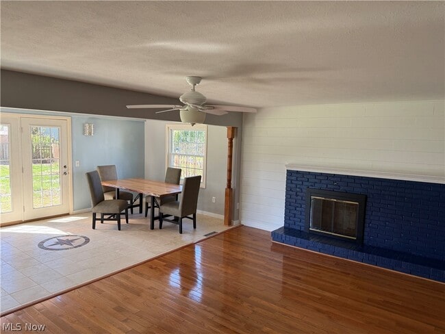 Building Photo - 254 Vinewood Dr