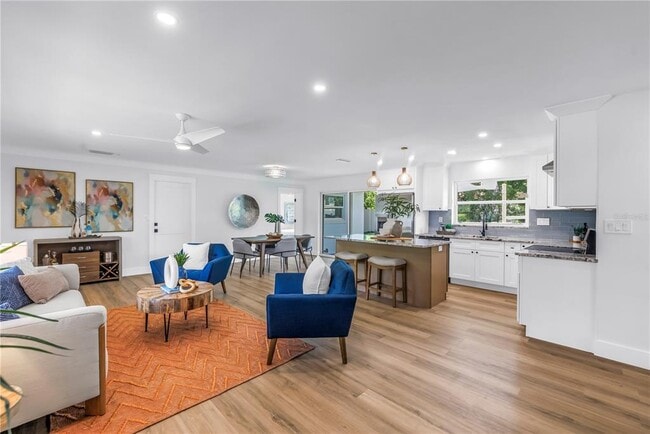 Building Photo - 6161 35th Ave N