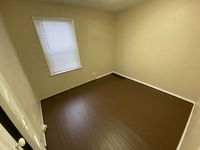 Building Photo - 1617 N Adams St