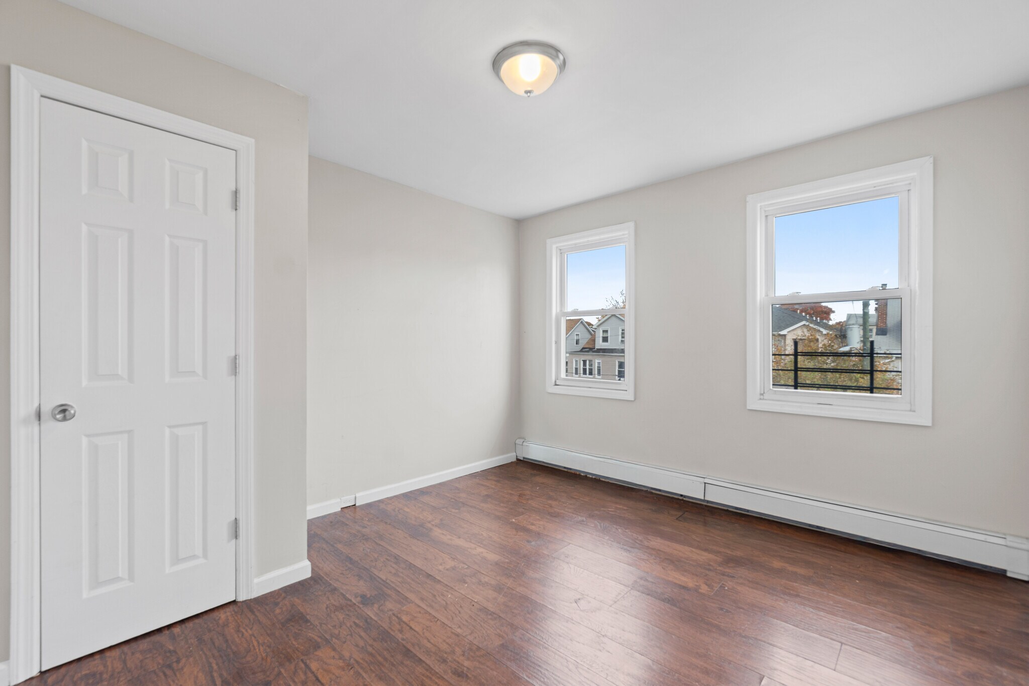 Building Photo - 170 Mapes Ave