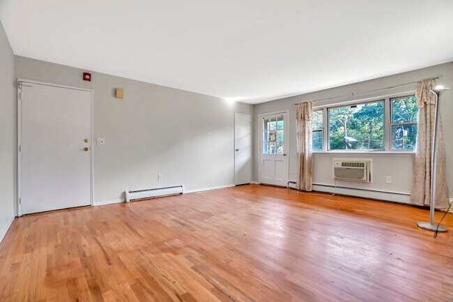 Building Photo - 55 Gill Ln