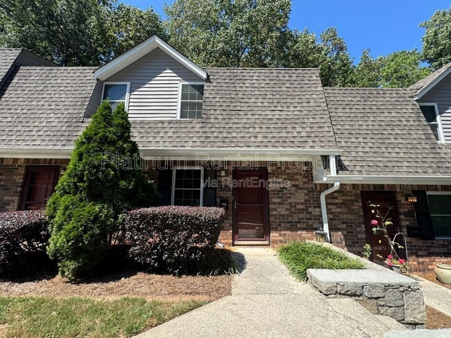 Primary Photo - 3135 Reeves St