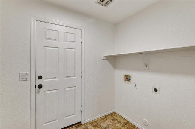 Building Photo - 3247 E Maldonado Dr