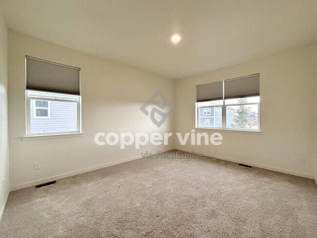 Building Photo - 429 Bluebird Rd