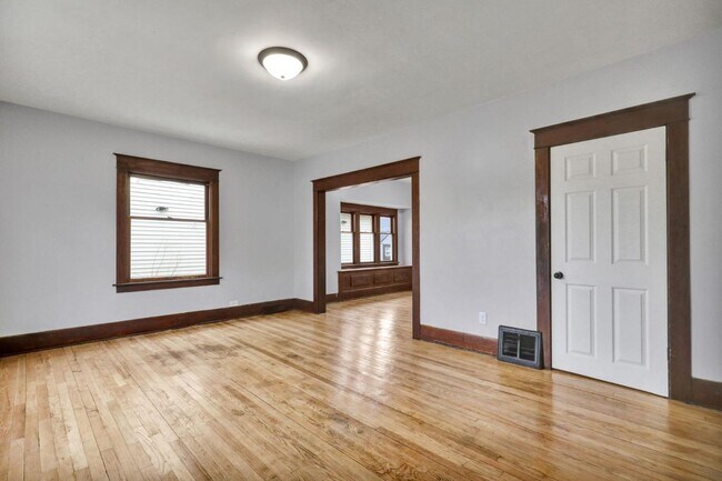 Building Photo - 1136 W Allegan St