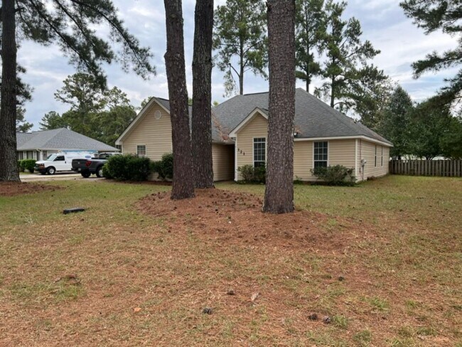 Building Photo - 121 Timber Ridge Dr