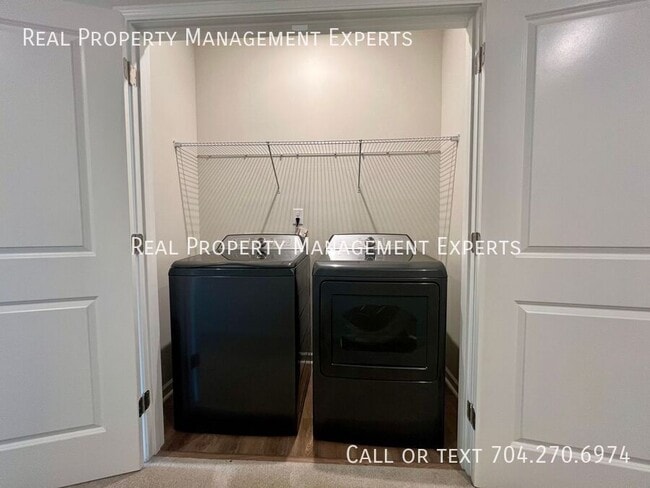 Building Photo - 3115 Hutton Gdns Ln