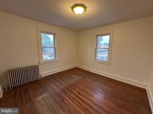 Building Photo - 211 Newton Ave