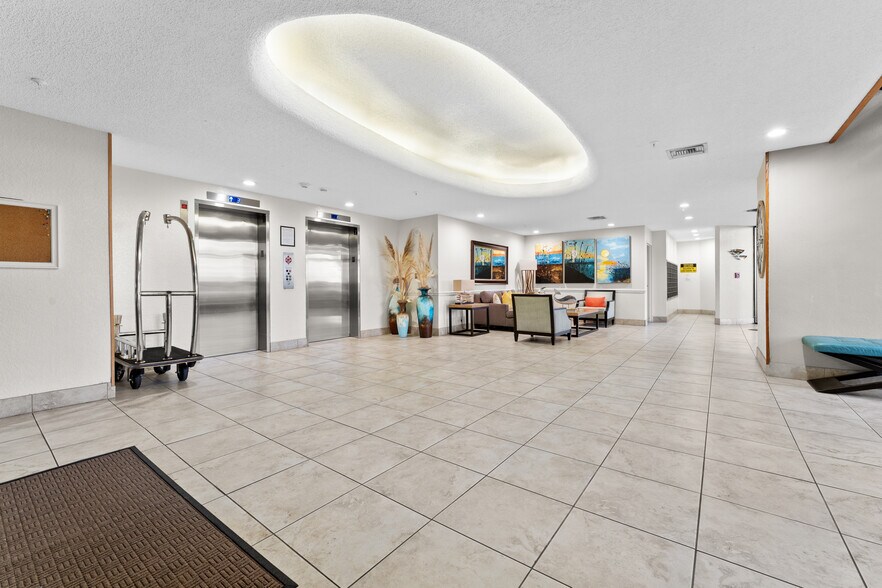 Building Photo - 6287 Bahia del Mar Cir