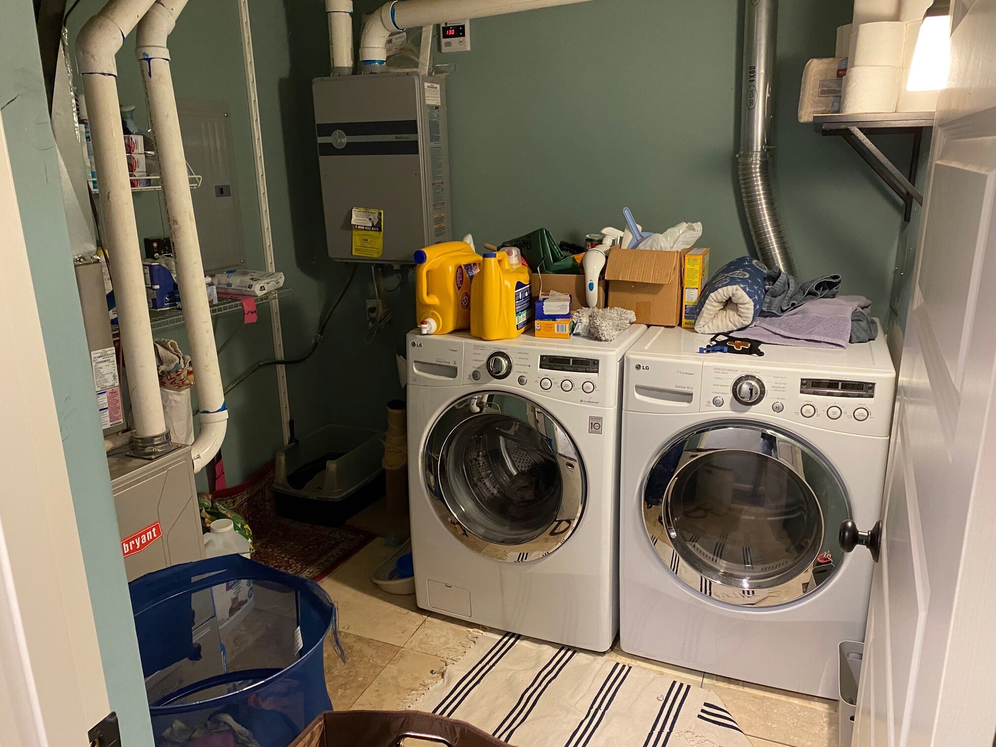 Downstairs Laundry Room - 11005 NE Hancock St