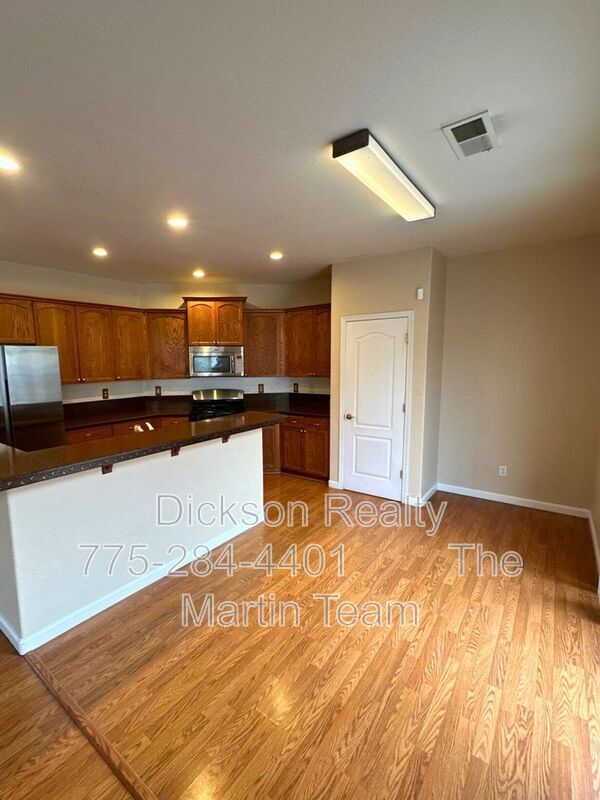 Building Photo - 7121 Crest Hill Dr