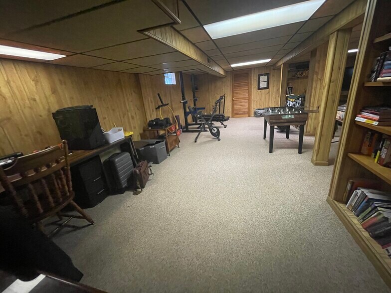 Building Photo - 6016 S 19th St