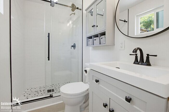 Building Photo - Captivating 3Bdm 2Ba Home in the Carlton Oaks/West Hills area of Santee!