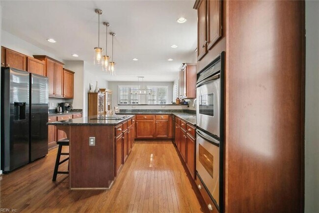 Building Photo - 5681 Regal Ct