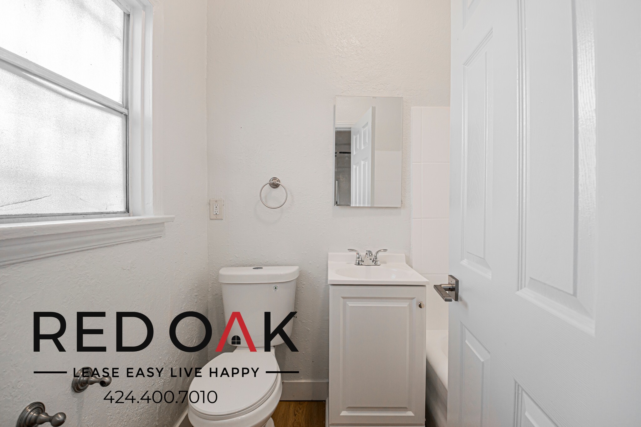 Building Photo - 704 W 54th St