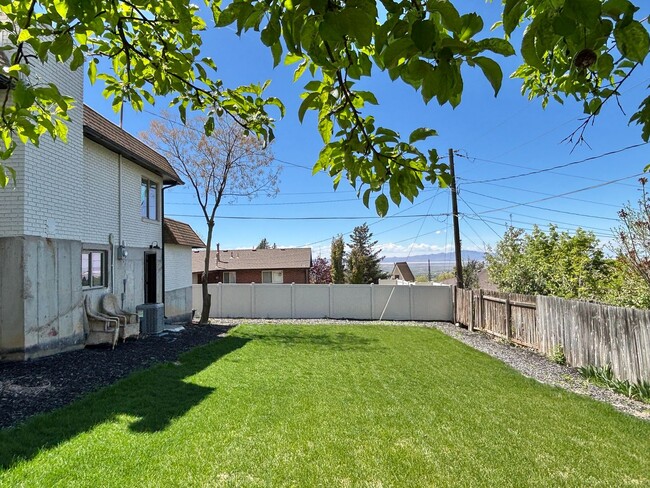 Building Photo - Sundance Stunner Near Mueller Park Trail!