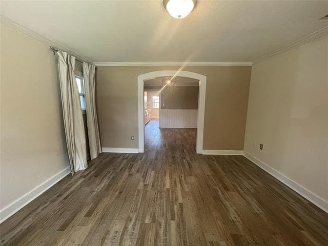 Building Photo - 3320 W 5th St