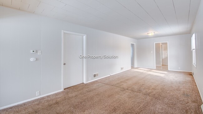 Building Photo - 7005 Broadway