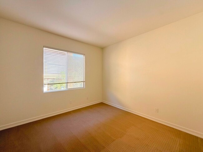 Building Photo - 10636 Senda Acuario