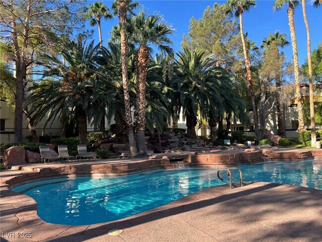 Building Photo - 2975 Bluegrass Ln