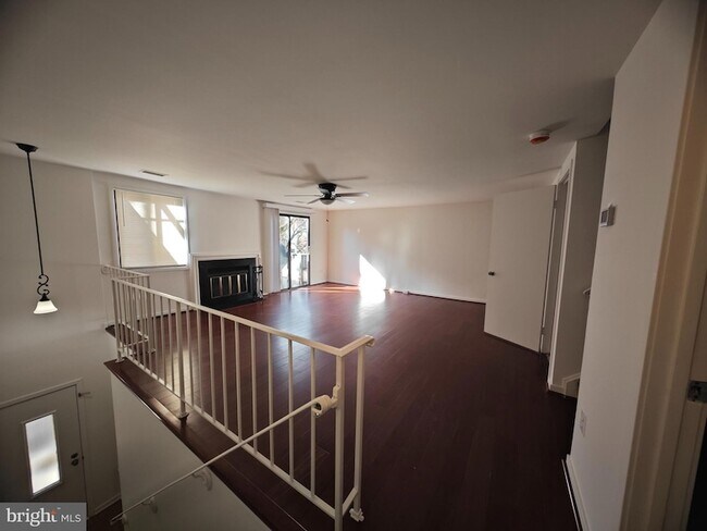 Building Photo - 9813 Hellingly Pl