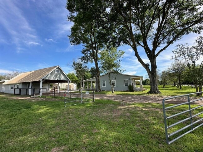 Building Photo - 1410 Field Store Rd