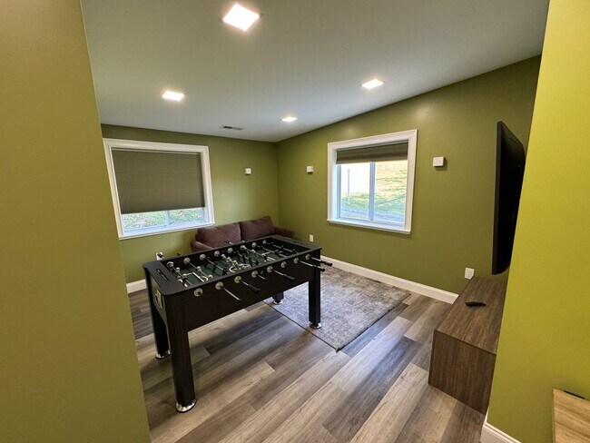 Building Photo - Pet Friendly!!!!