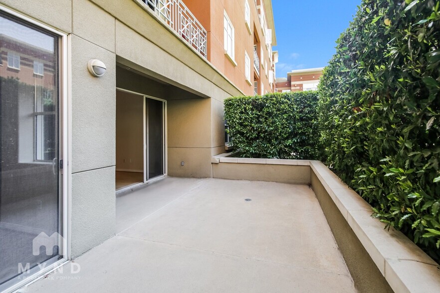 Building Photo - 130 E San Fernando St