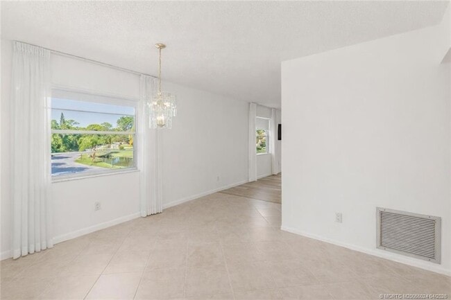 Building Photo - 1225 NW 21st St
