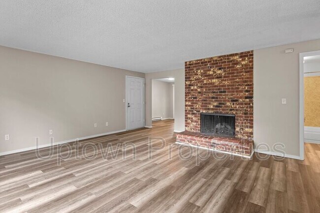 Building Photo - 5660 SW 180th Ave