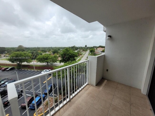 Building Photo - 1200 NE Miami Gardens Dr