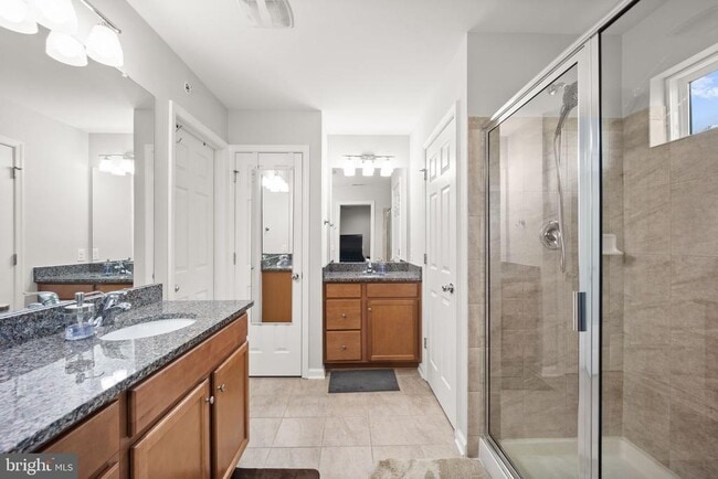 Building Photo - 1738 Beacon Ln