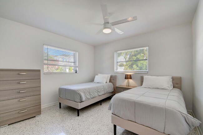 Building Photo - 1171 Bimini Ln