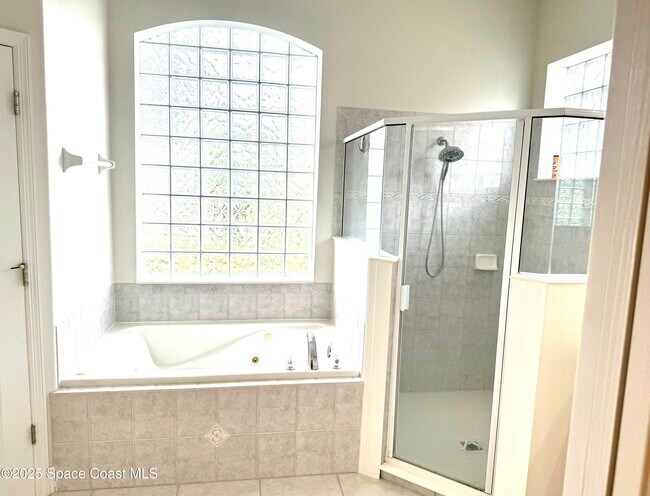 Building Photo - 3650 Chardonnay Dr