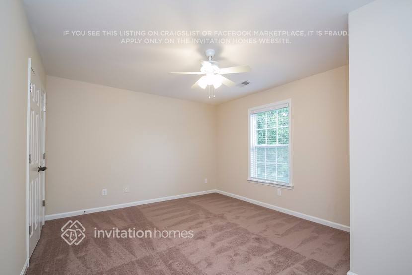 Building Photo - 5171 Silhouette Ln SW