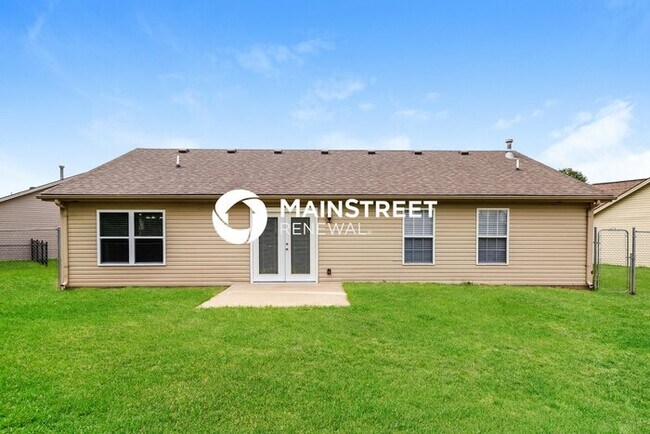 Building Photo - 3 Bedroom Pet-Friendly Home in Sellersburg, IN with Main Street Renewal