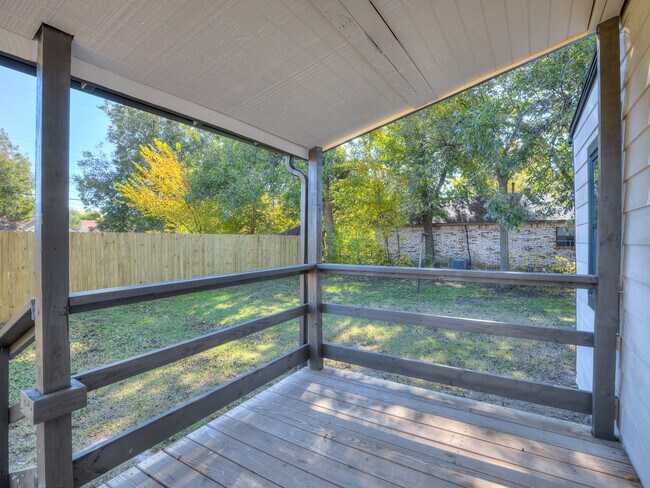 Building Photo - 146 N Donald Ave